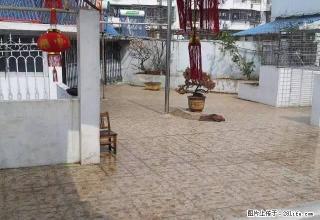 人民路。交通便利，楼底下就是超市，前面就是11中 - 安庆28生活网 anqing.28life.com