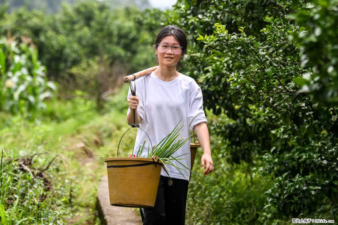 全网追的“扁担女孩”，找了一份暑假工，时薪12元 - 安庆生活资讯 - 安庆28生活网 anqing.28life.com