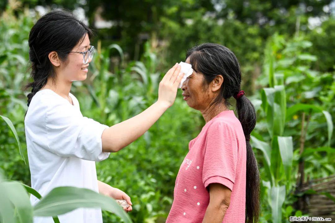全网追的“扁担女孩”，找了一份暑假工，时薪12元 - 安庆生活资讯 - 安庆28生活网 anqing.28life.com